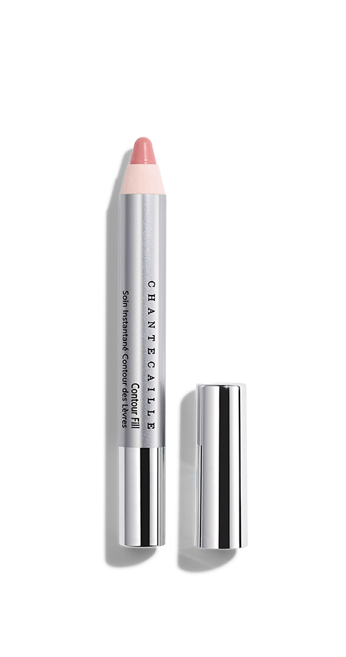 Specifically conceived for the little lines around the lips, Contour Fill pencil smoothes the appearance of lip surface. 
